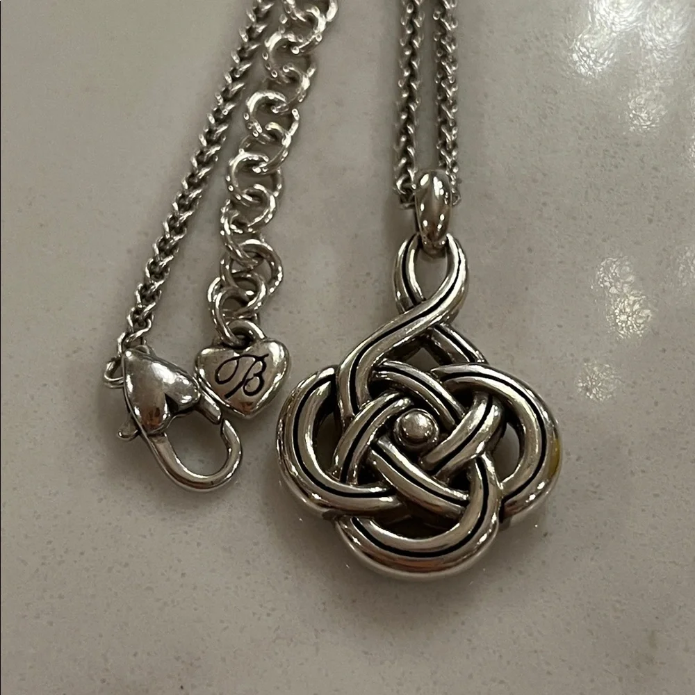 Retired Brighton interlock knot reversible design necklace adjustable - Picture 11 of 11